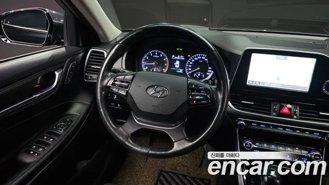 Hyundai Grandeur 2017 thumb 4