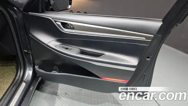 Hyundai Grandeur 2017 thumb 2