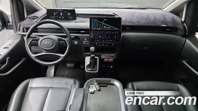 Hyundai Staria 2022 thumb 3