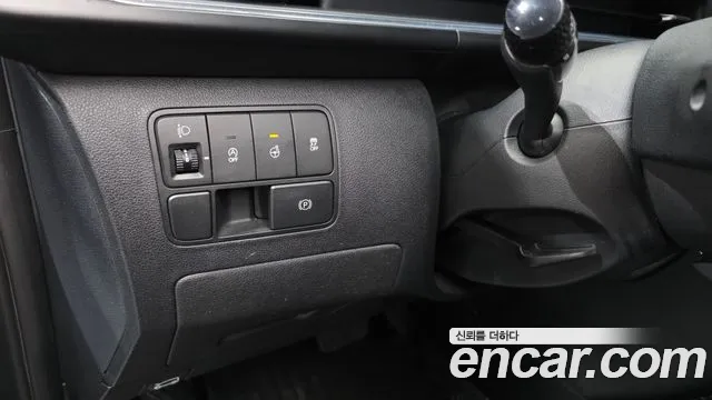 Hyundai Staria 2022 thumb 4