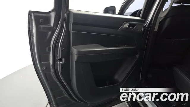 KGM Rexton 2019 thumb 12