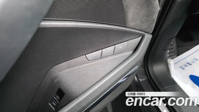 Audi e-tron 2020 thumb 7