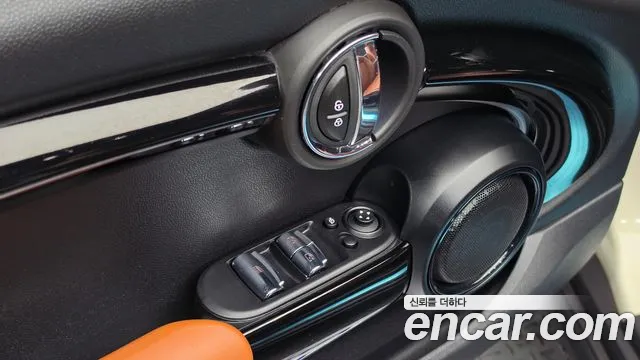 Mini Cooper Convertible 2021 thumb 3