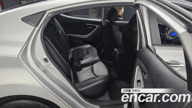 Hyundai Avante 2010 thumb 7