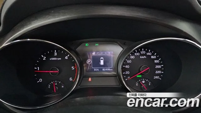 Kia Carnival 2015 thumb 11