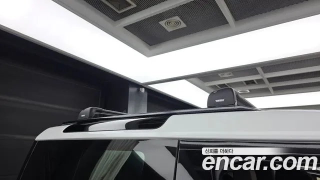 Land Rover Defender 2021 thumb 5