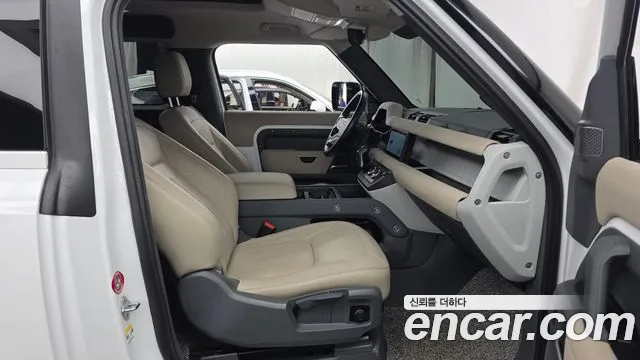 Land Rover Defender 2021 thumb 7