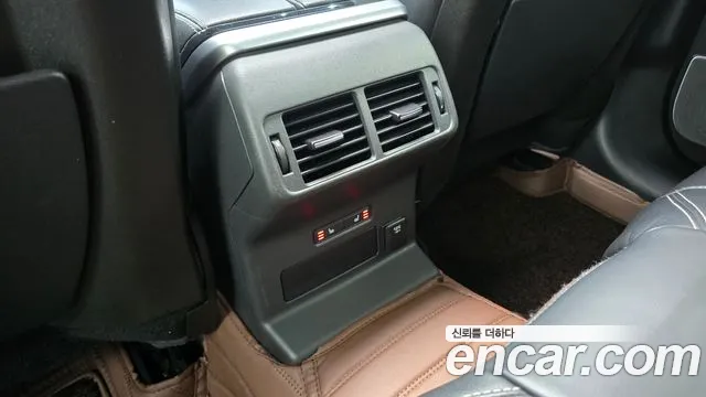 Land Rover Range Rover Velar 2017 thumb 4