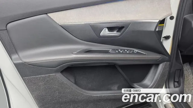 Peugeot 3008 2021 thumb 4