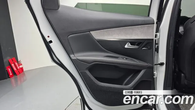 Peugeot 3008 2021 thumb 2
