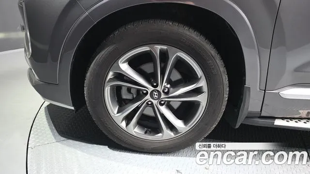 Hyundai Santa Fe 2019 thumb 2