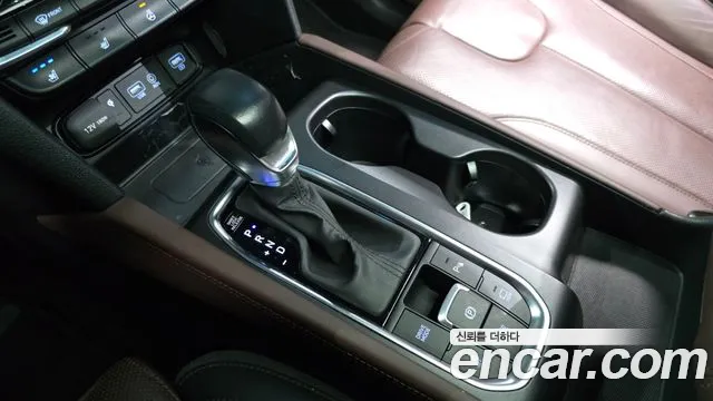 Hyundai Santa Fe 2019 thumb 12