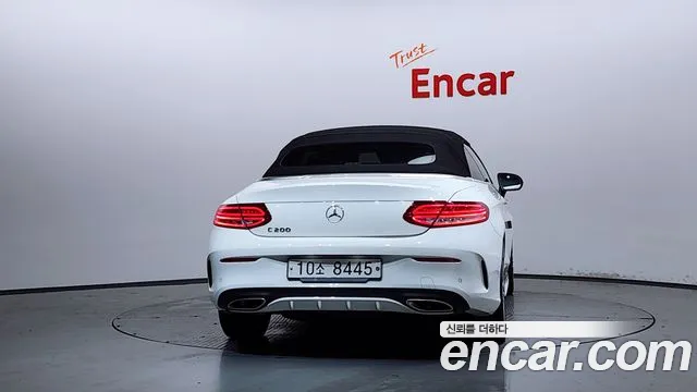 Mercedes-Benz C-Class 2018 thumb 3