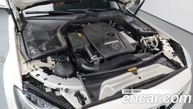 Mercedes-Benz C-Class 2018 thumb 10