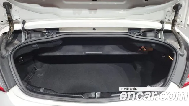 Mercedes-Benz C-Class 2018 thumb 7
