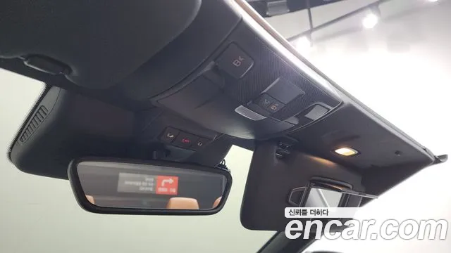 Mercedes-Benz C-Class 2018 thumb 4