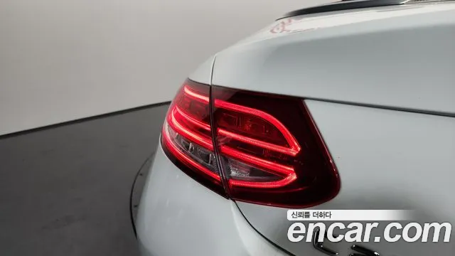 Mercedes-Benz C-Class 2018 thumb 6