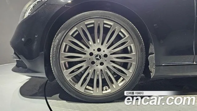 Mercedes-Benz S-Class 2018 thumb 4