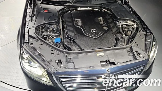 Mercedes-Benz S-Class 2018 thumb 9