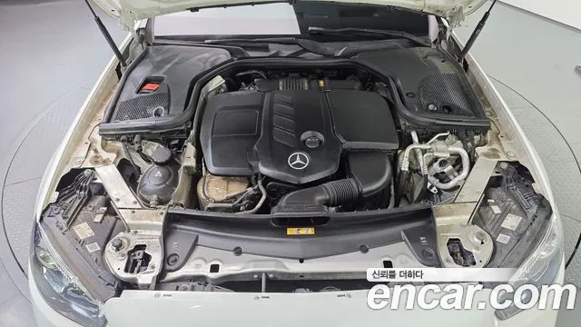 Mercedes-Benz E-Class 2021 thumb 2