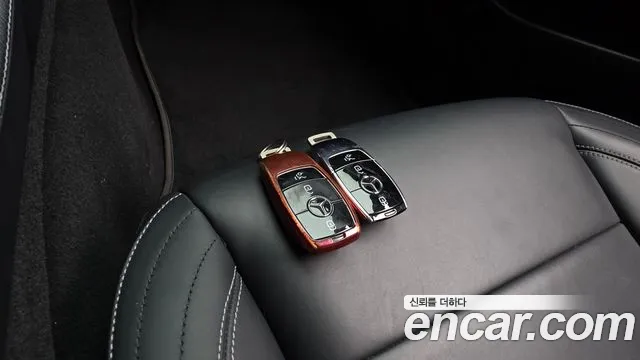 Mercedes-Benz E-Class 2021 thumb 5
