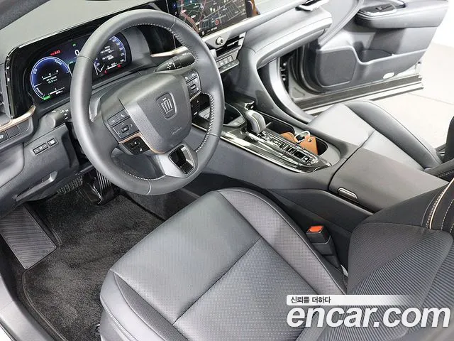 Toyota Crown Crossover 2025 thumb 2