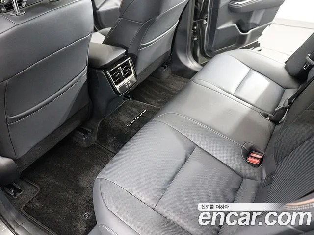 Toyota Crown Crossover 2025 thumb 6