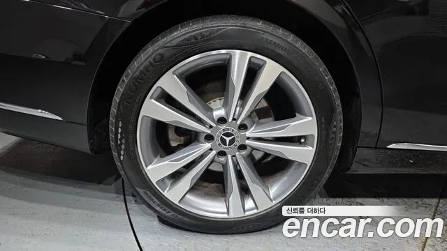 Mercedes-Benz S-Class 2018 thumb 6