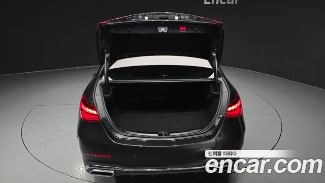 Mercedes-Benz C-Class 2022 thumb 2