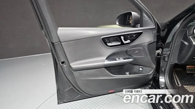 Mercedes-Benz C-Class 2022 thumb 6