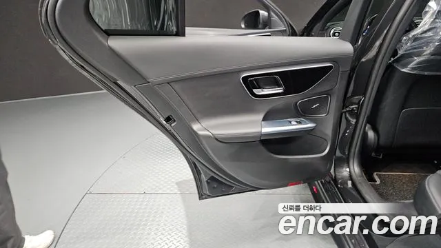 Mercedes-Benz C-Class 2022 thumb 9