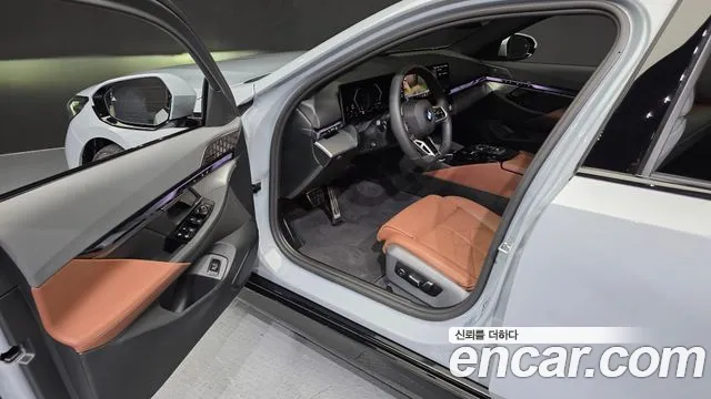 BMW 5 серии 2025 thumb 3