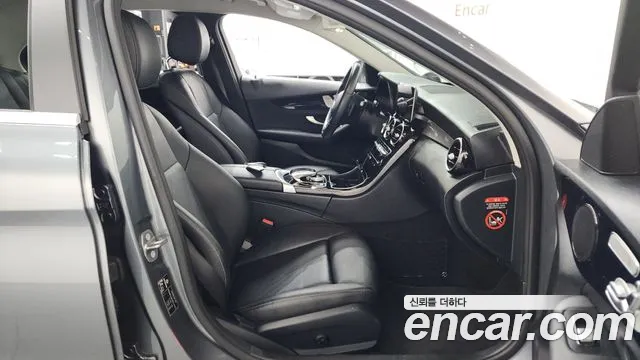 Mercedes-Benz C-Class 2019 thumb 7