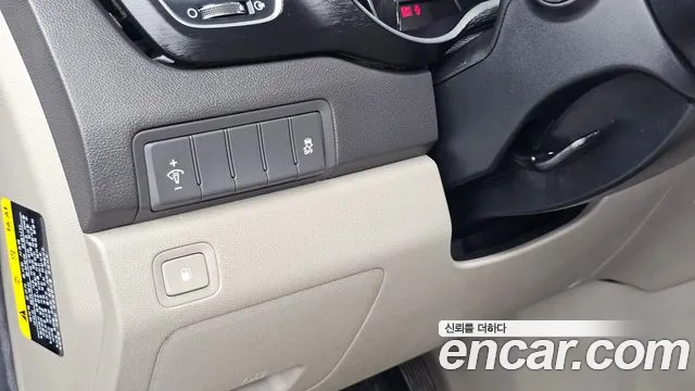 Kia Carnival 2015 thumb 9