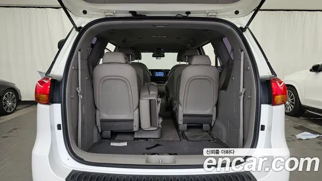 Kia Carnival 2015 thumb 7