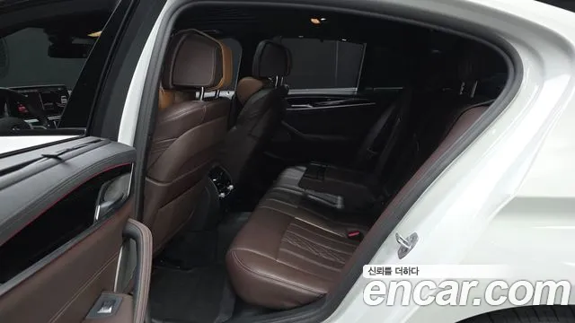 BMW 5 серии 2022 thumb 12