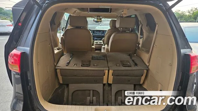 Kia Carnival 2017 thumb 7