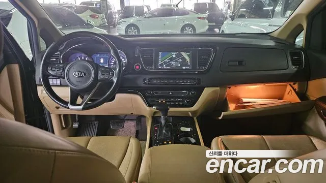Kia Carnival 2017 thumb 8