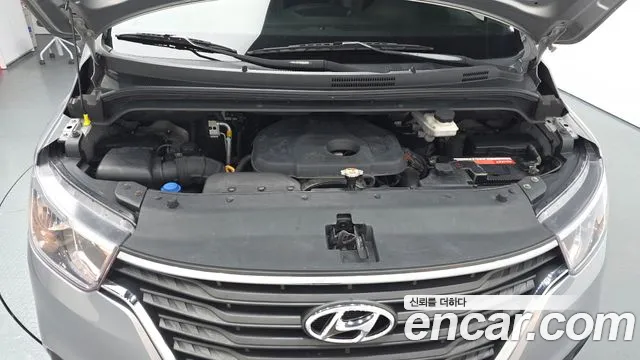 Hyundai Staria 2018 thumb 2