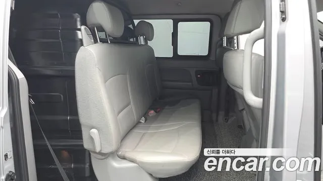 Hyundai Staria 2018 thumb 3