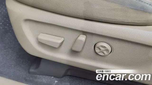 Kia Carnival 2017 thumb 3