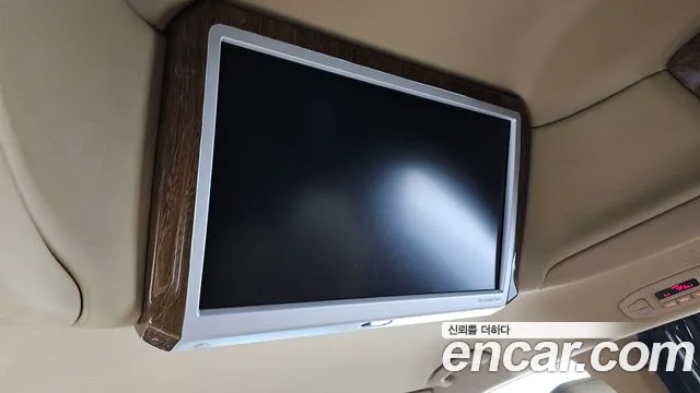 Kia Carnival 2017 thumb 10