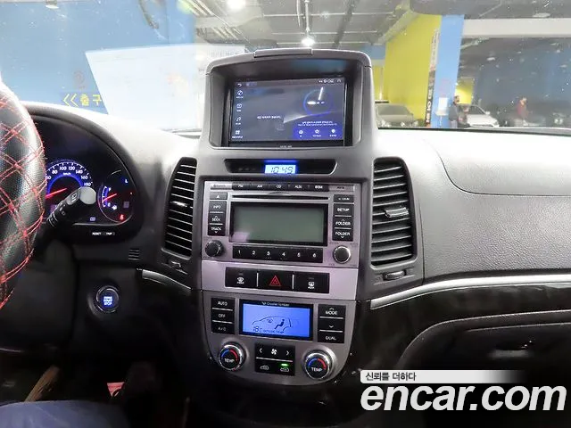 Hyundai Санта Фе 2012 thumb 10