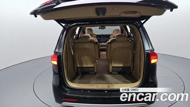 Kia Carnival 2015 thumb 3