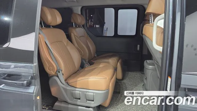Hyundai Staria 2021 thumb 2