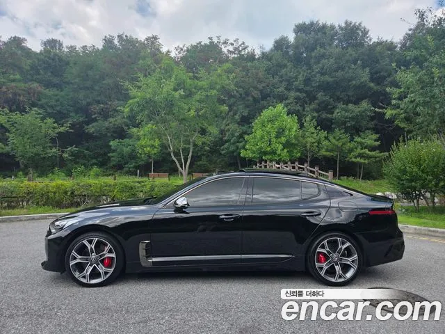 Kia Stinger 2017 thumb 4