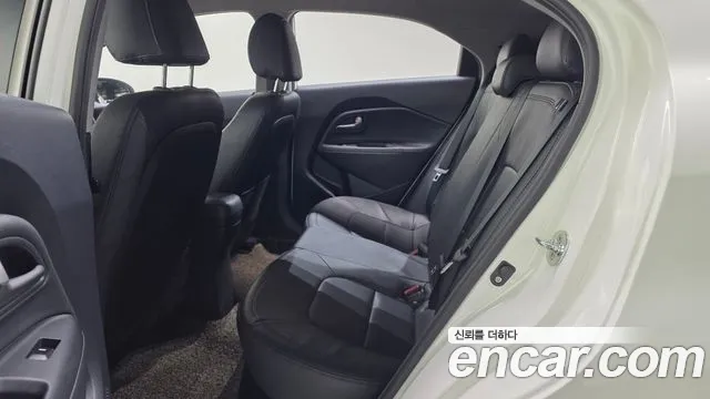 Kia Pride 2015 thumb 12