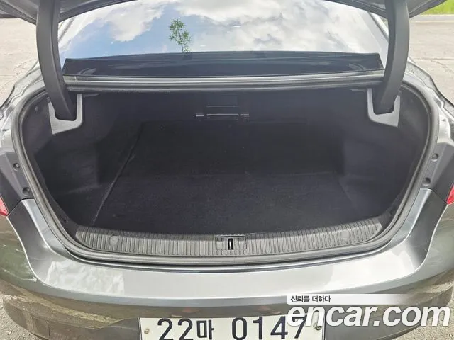 Renault SM6 2016 thumb 9
