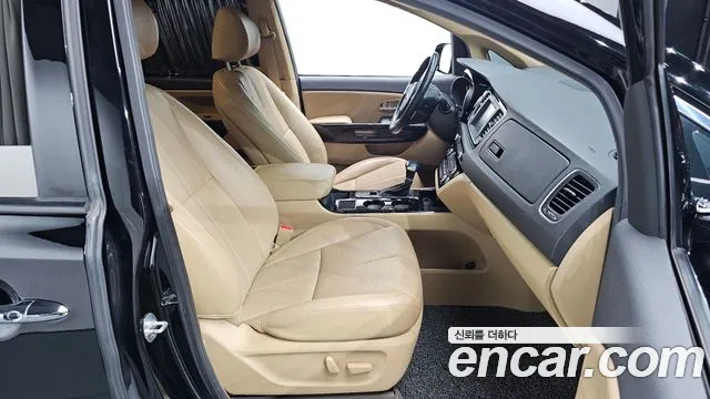 Kia Carnival 2018 thumb 10