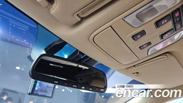 Kia Carnival 2018 thumb 2
